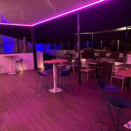 Daos Suites & Terrace Marbella Exteriör bild