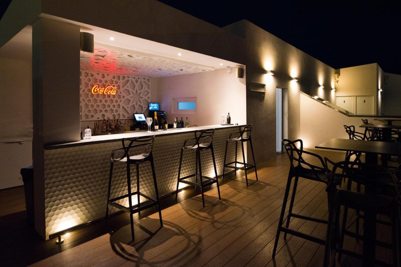 Daos Suites & Terrace Marbella Exteriör bild