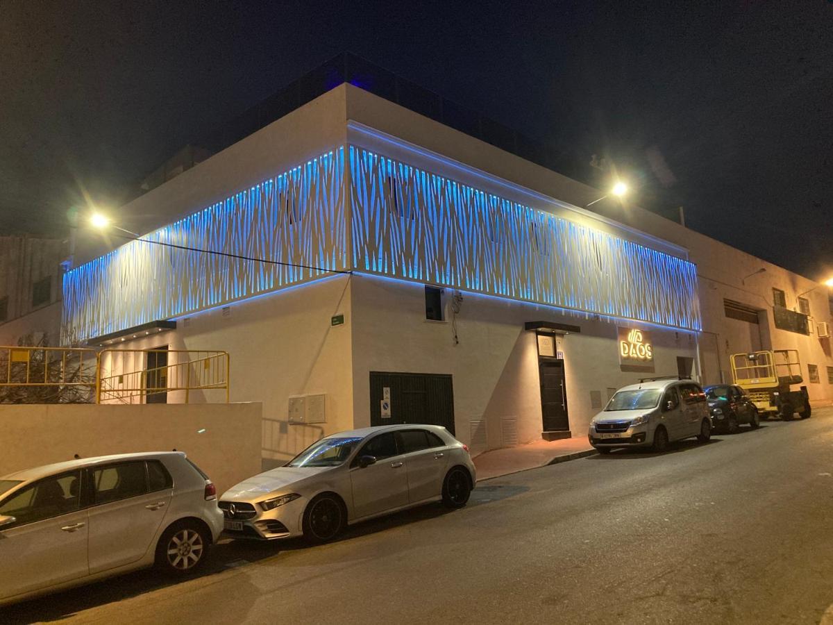 Daos Suites & Terrace Marbella Exteriör bild
