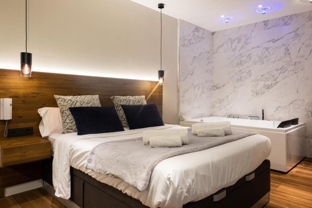 Daos Suites & Terrace Marbella Exteriör bild