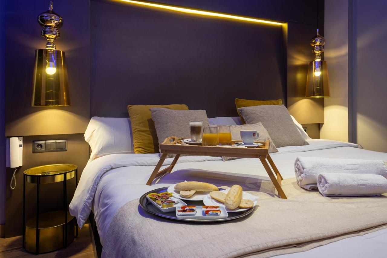 Daos Suites & Terrace Marbella Exteriör bild