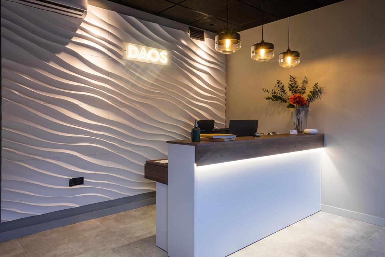 Daos Suites & Terrace Marbella Exteriör bild