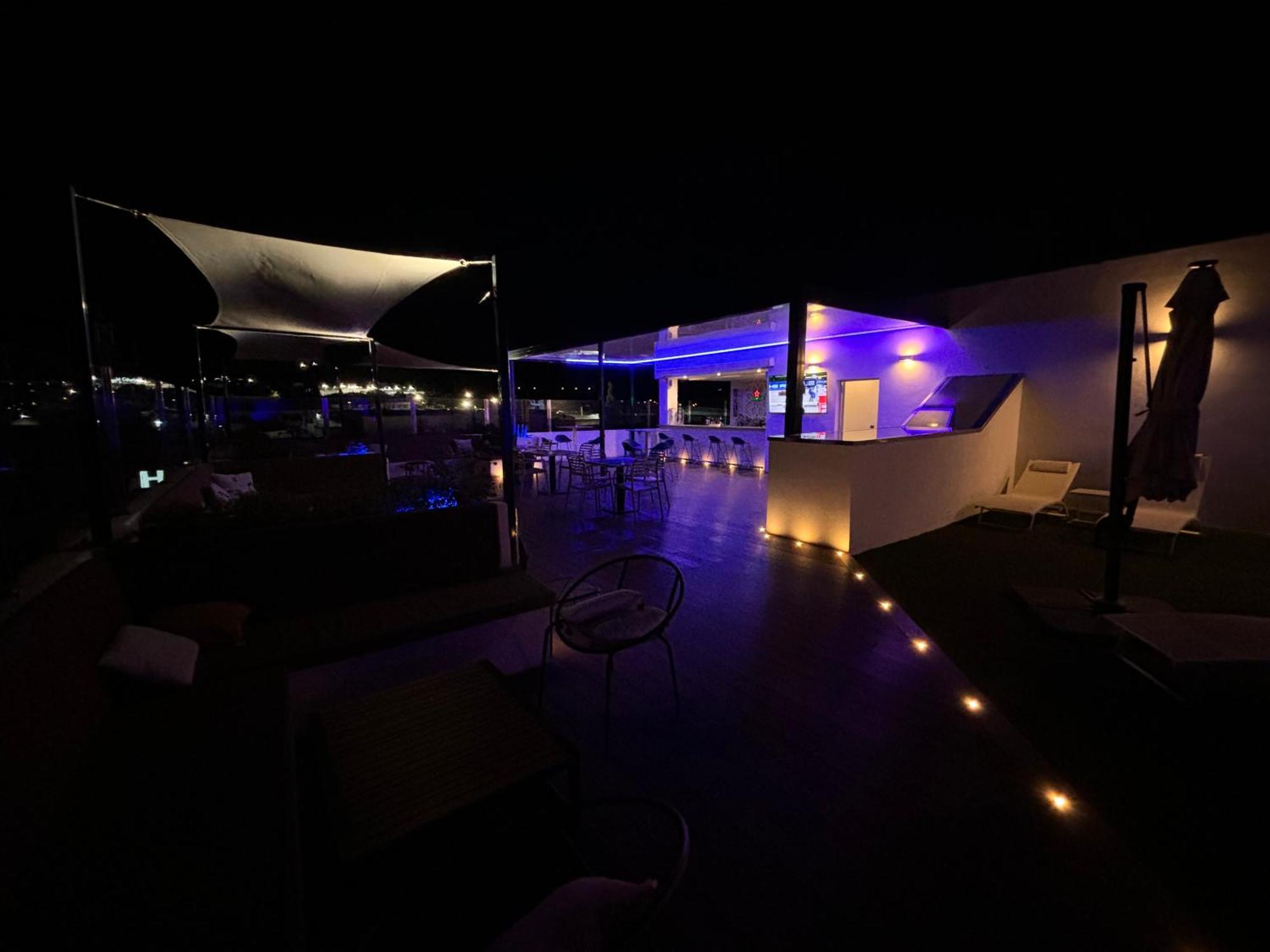Daos Suites & Terrace Marbella Exteriör bild