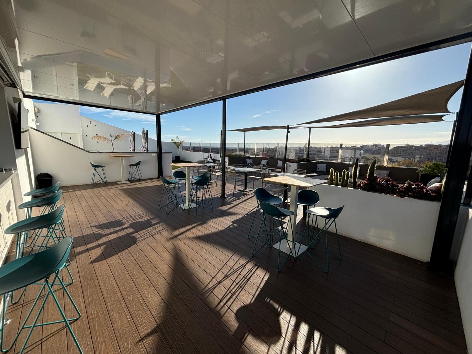 Daos Suites & Terrace Marbella Exteriör bild