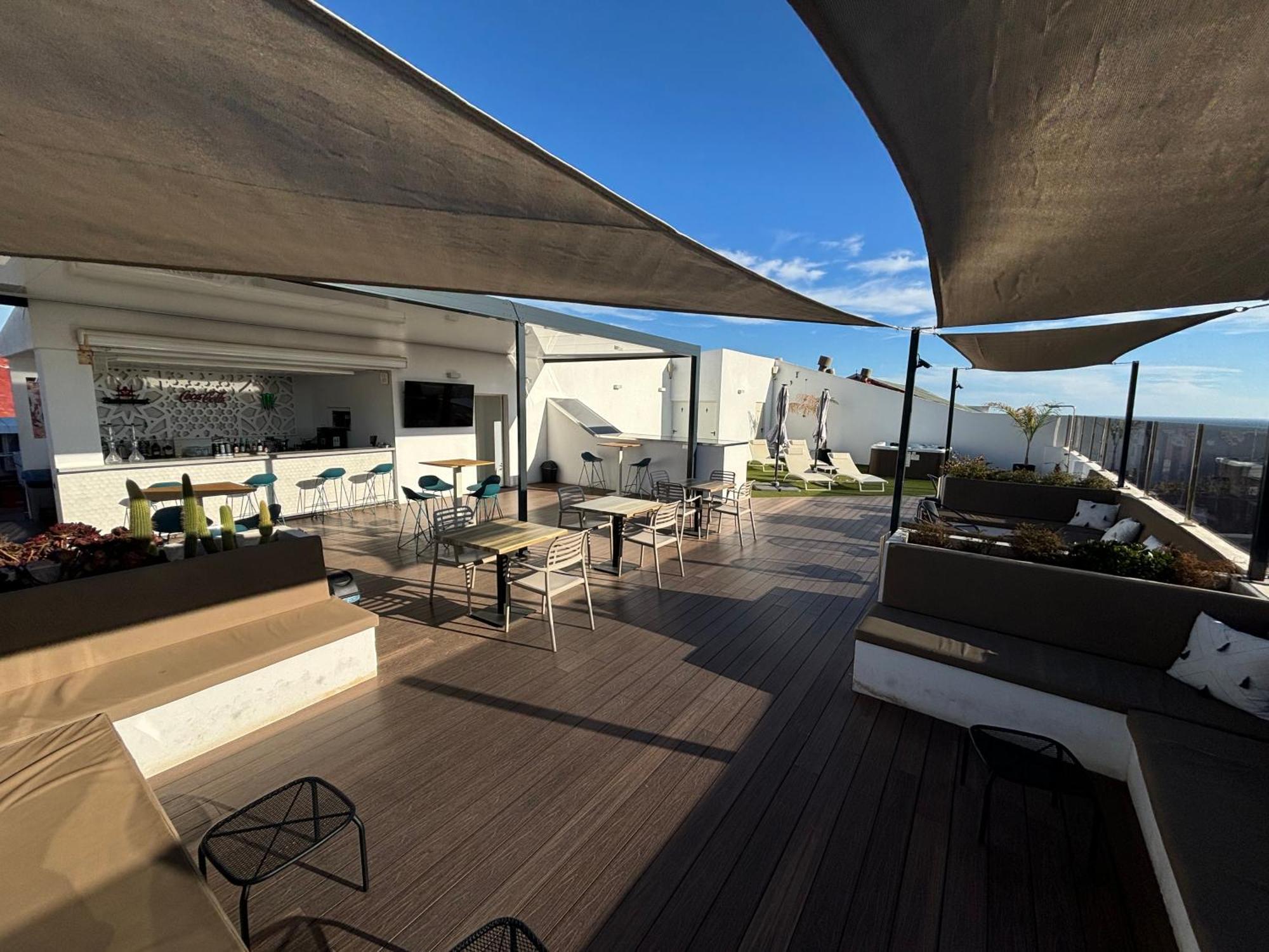 Daos Suites & Terrace Marbella Exteriör bild